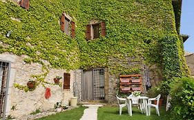 Il borgo di Cornillo
